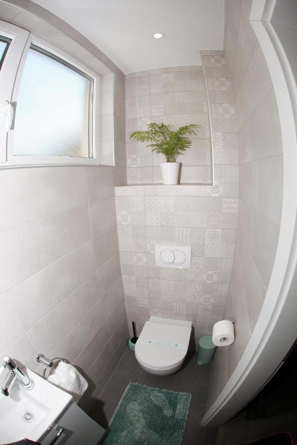 Apartman Lucija カルロヴァッツ エクステリア 写真