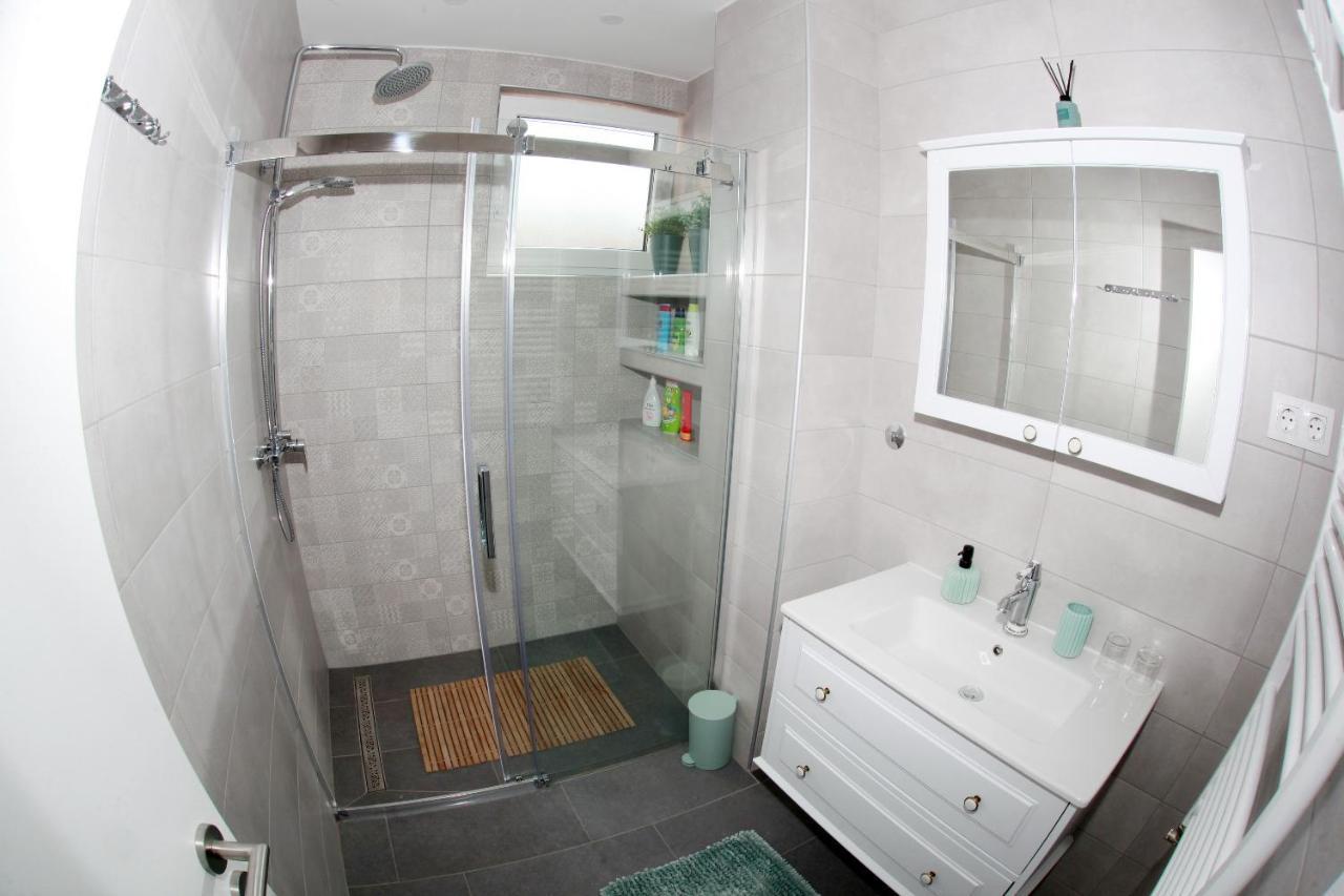 Apartman Lucija カルロヴァッツ エクステリア 写真