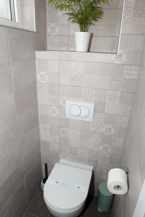 Apartman Lucija カルロヴァッツ エクステリア 写真